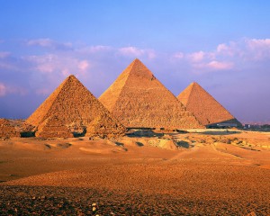 страна пирамид